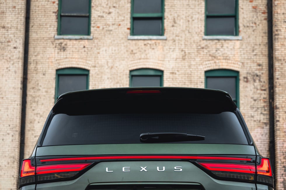 2025 lexus lx700h ultra luxury