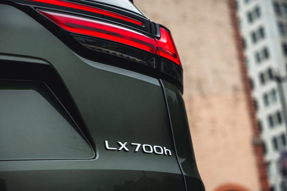 2025 lexus lx700h ultra luxury
