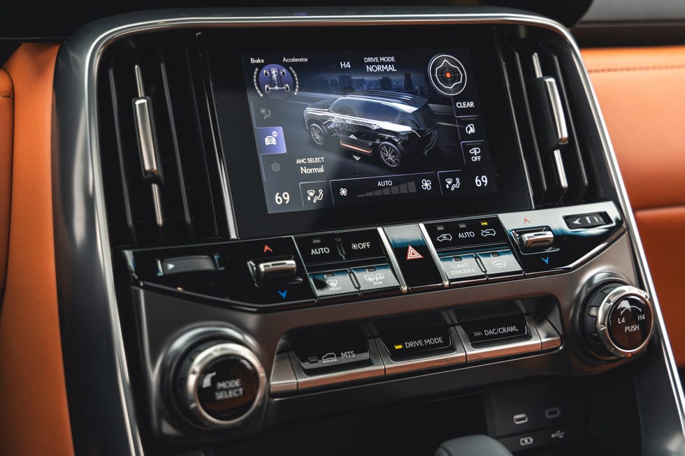 2025 lexus lx700h ultra luxury