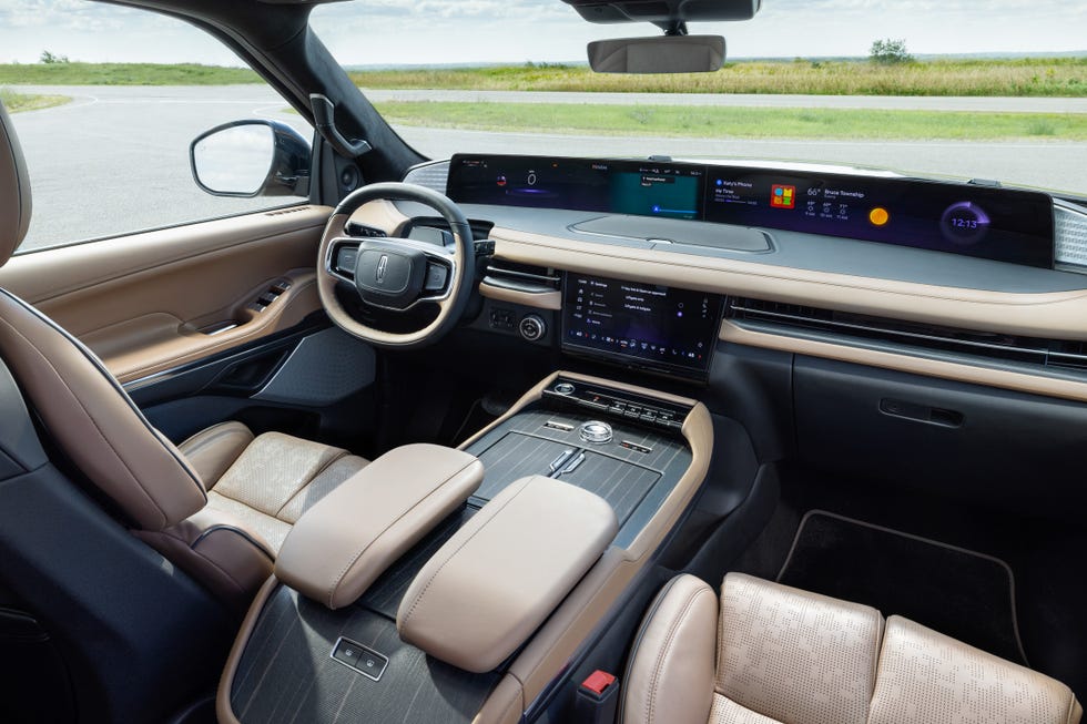2025-lincoln-navigator-101-66be5219d0b44.jpg