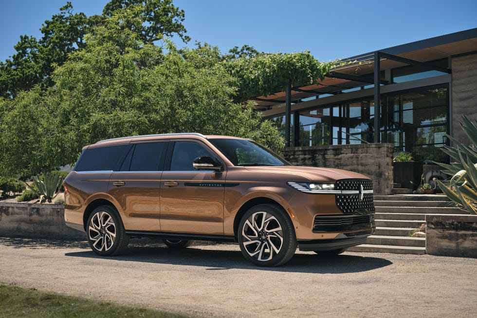 2025-lincoln-navigator-105-66be521b14ee5.jpg