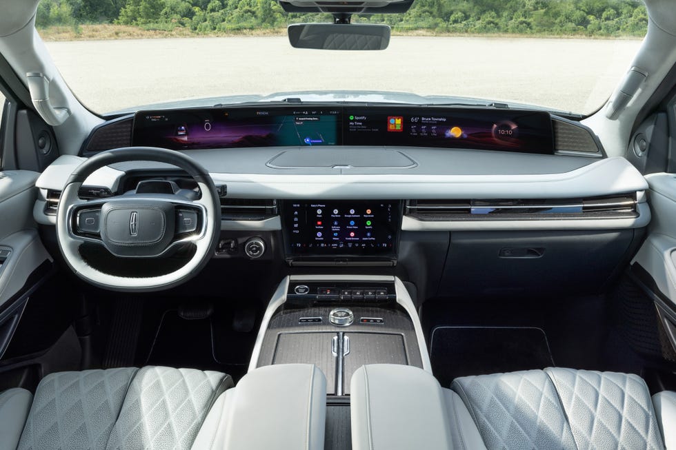 2025-lincoln-navigator-119-66be521e24c5f.jpg