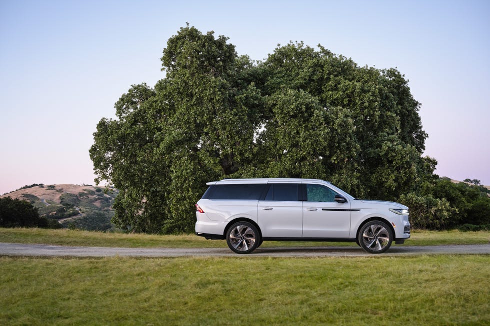 2025-lincoln-navigator-126-66be5223a4fbd.jpg