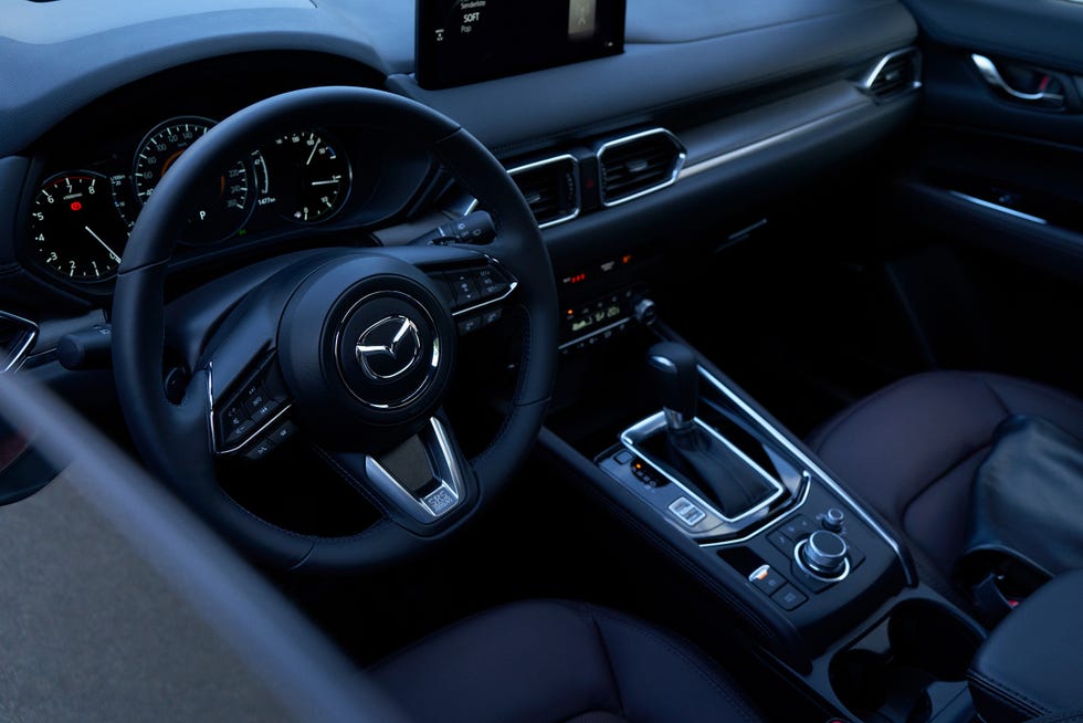 Mazda CX-5 dashboard and tech