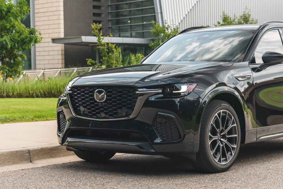 View Photos of the 2025 Mazda CX70 3.3 Turbo S Premium