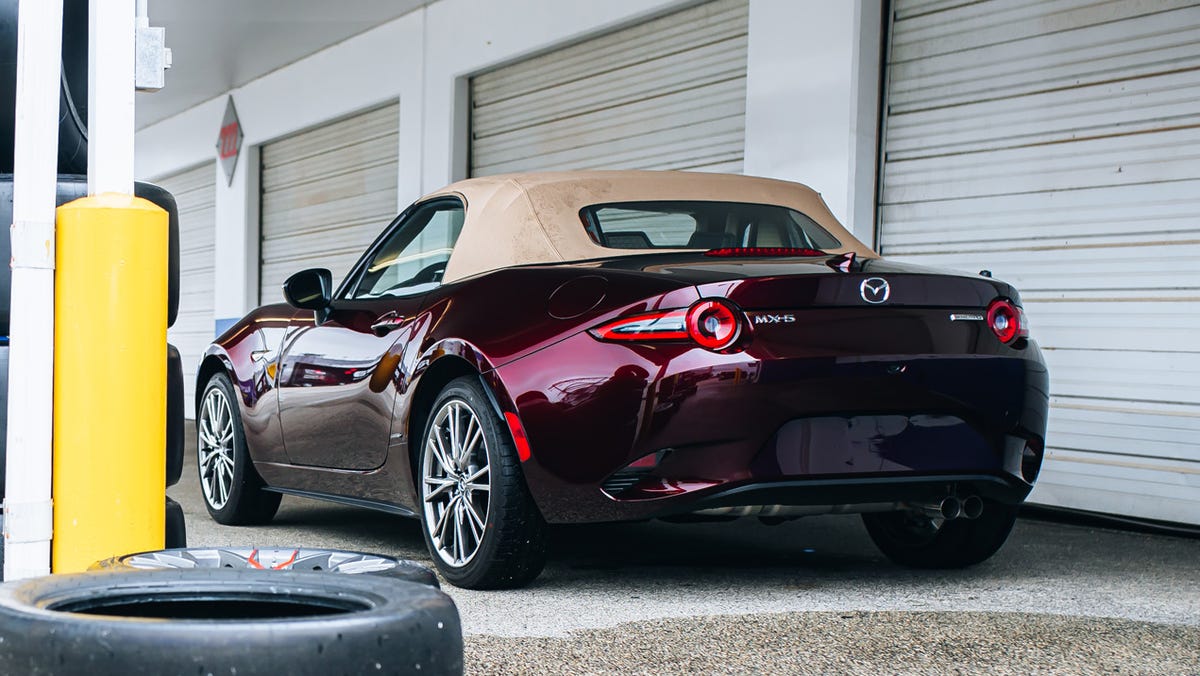 Standard Hood Fender & Mirror Kit | MAZDA MX-5 GT - SPORT 2018 Standard Hood Fender & Mirror Kit | MAZDA MX-5 GT - SPORT 2018