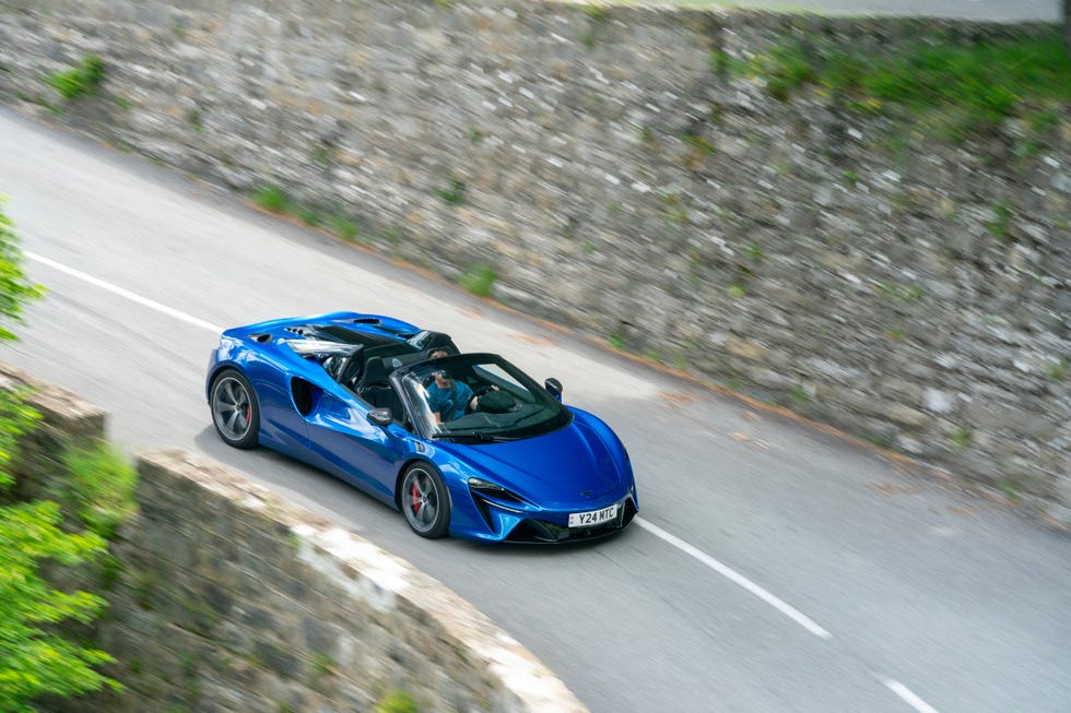 2025 mclaren artura spider