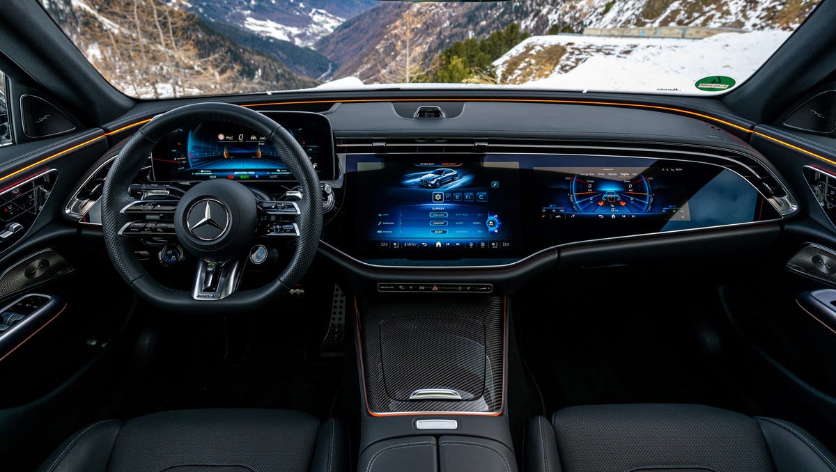 2025 Mercedes-AMG E53 exhaust view