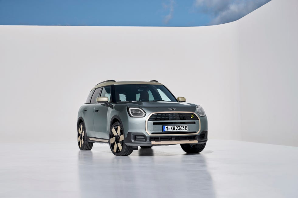 2025 mini cooper countryman se electric