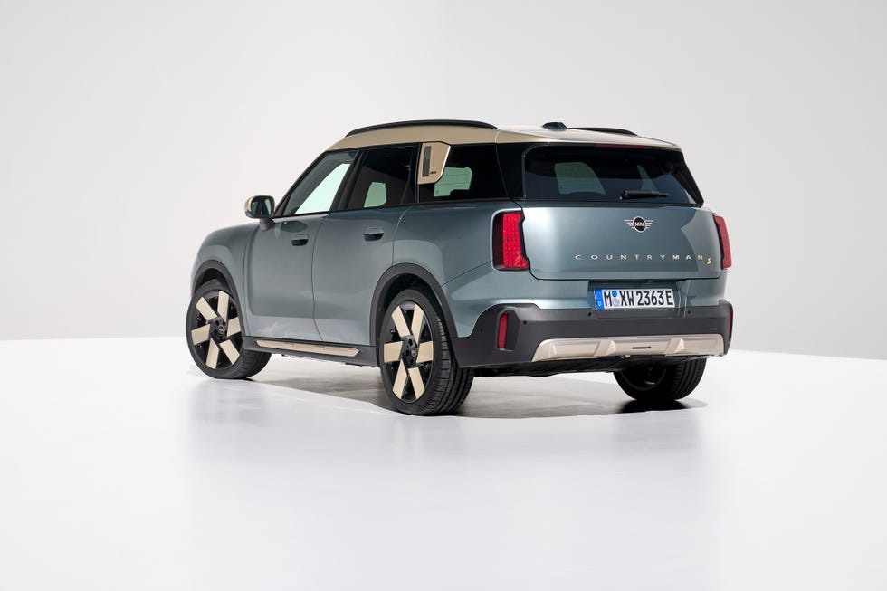 2025 mini cooper countryman se electric rear