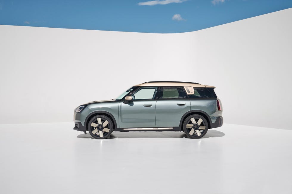 2025 mini cooper countryman se electric