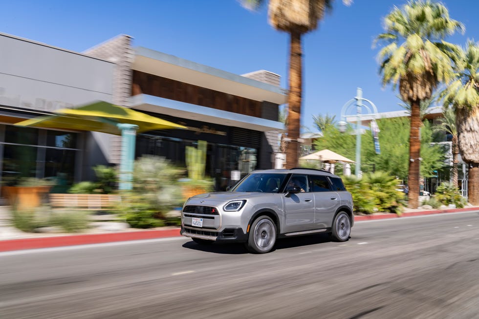 View Photos of the 2025 Mini Countryman S All4