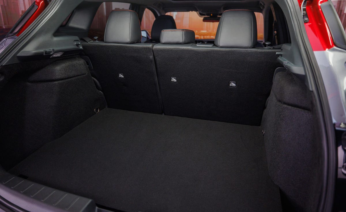 2025-nissan-kicks-cargo-space-2-65fd9573680ff.jpg