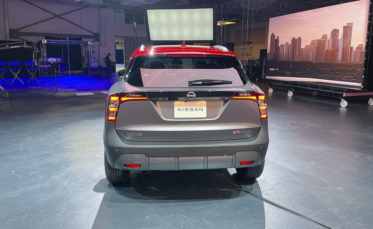 2025-nissan-kicks-rear-65fc5949af65f.jpg
