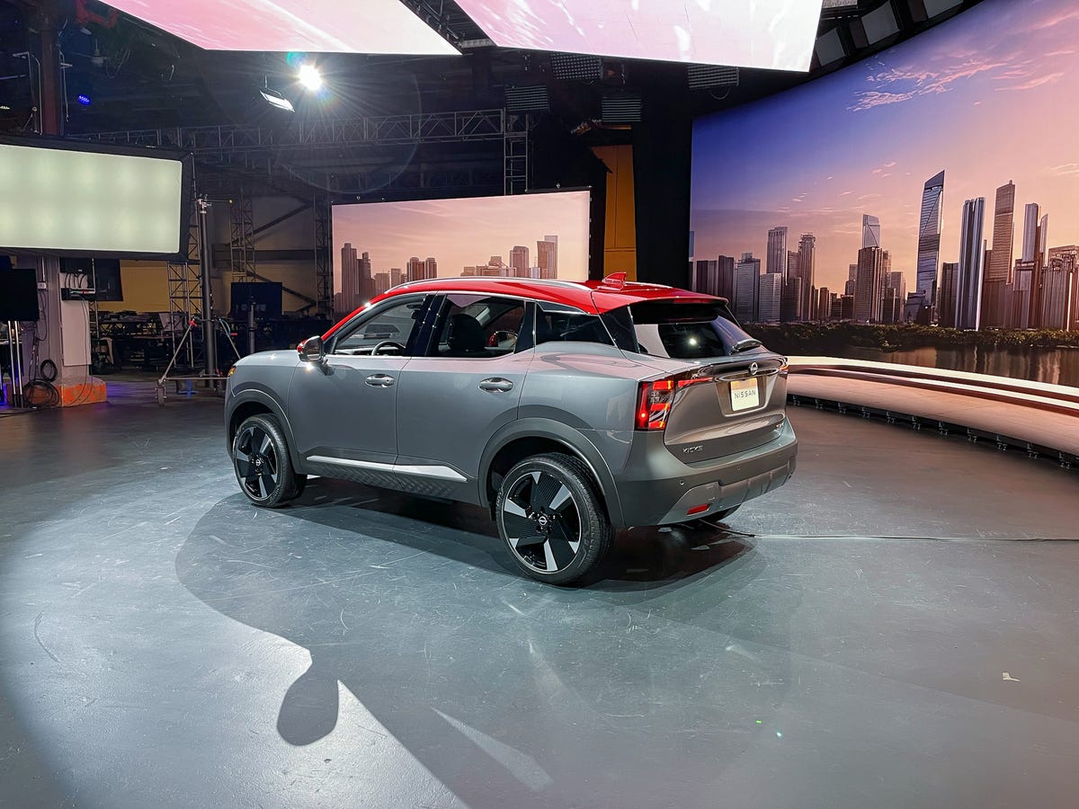 2025-nissan-kicks-rear-three-quarters-2-65fc594180e89.jpg