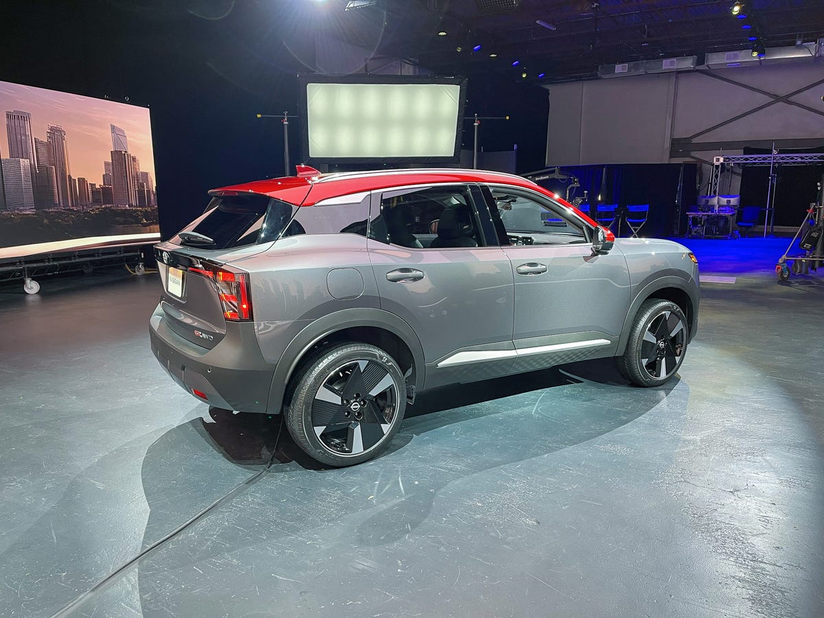 2025-nissan-kicks-rear-three-quarters-65fc5949298b2.jpg