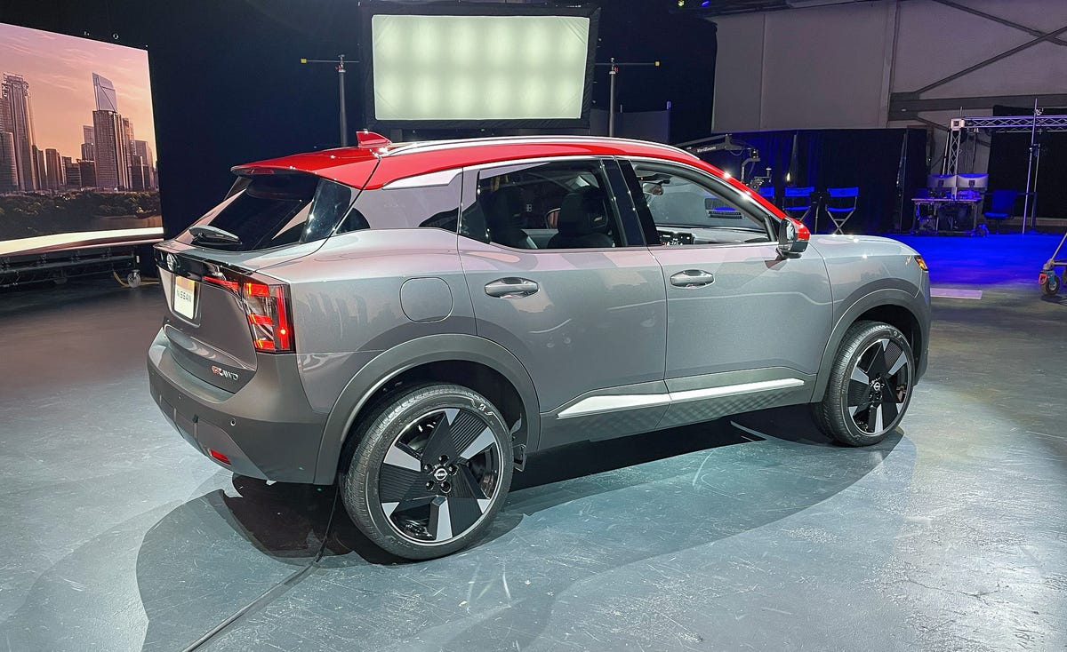 2025-nissan-kicks-rear-three-quarters-65fc5949298b2.jpg