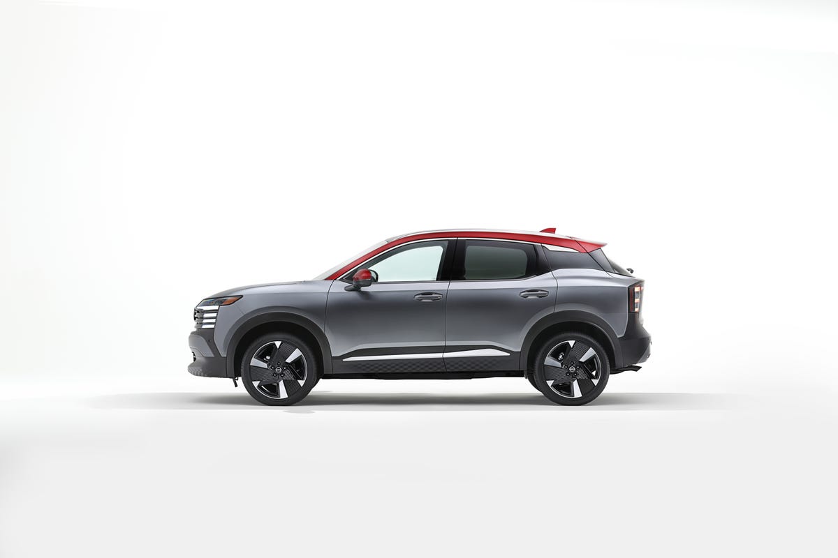 2025-nissan-kicks-side-studio-2-65fd94a62e7b4.jpg