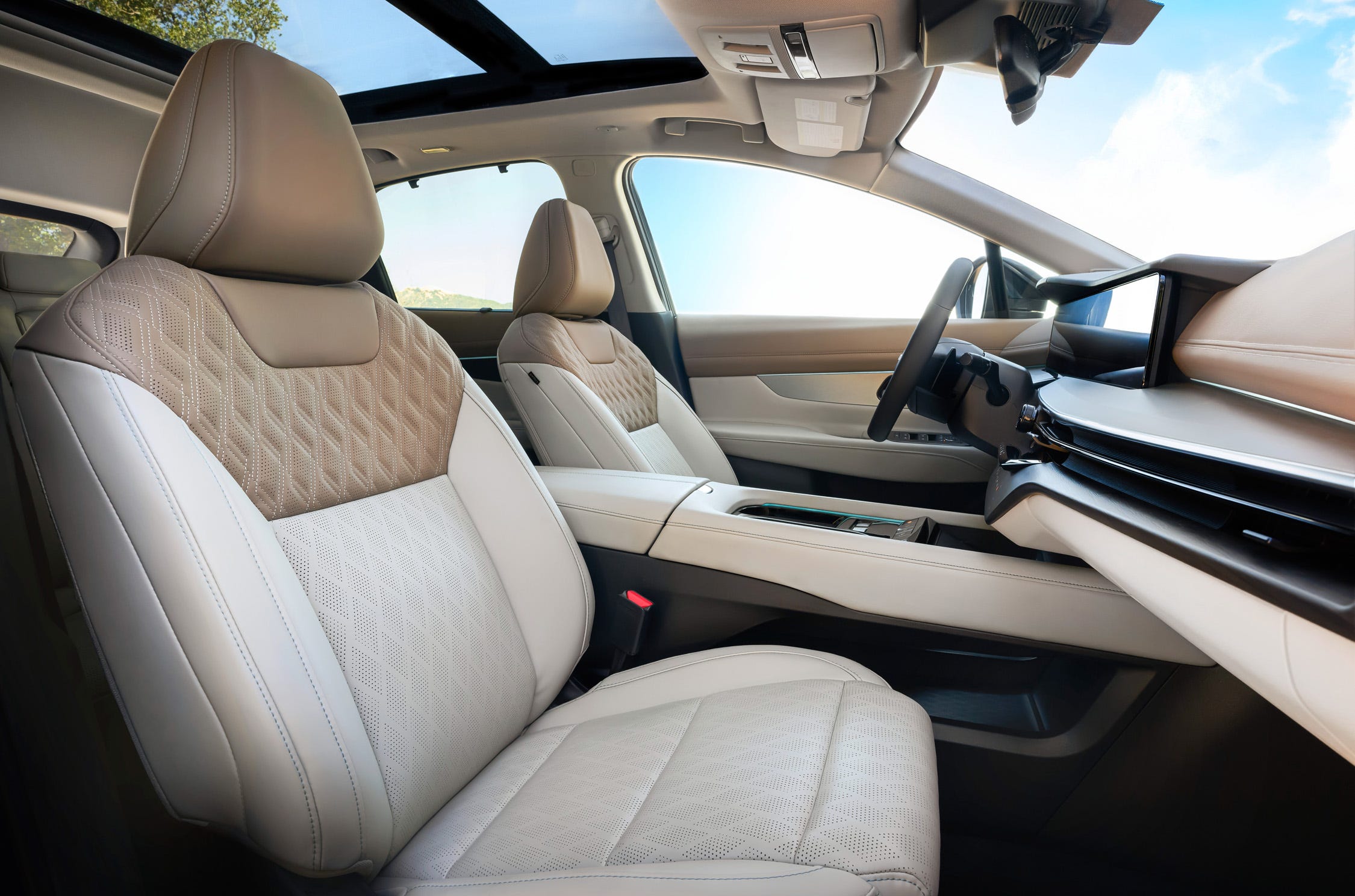 View Interior Photos of the 2025 Nissan Murano