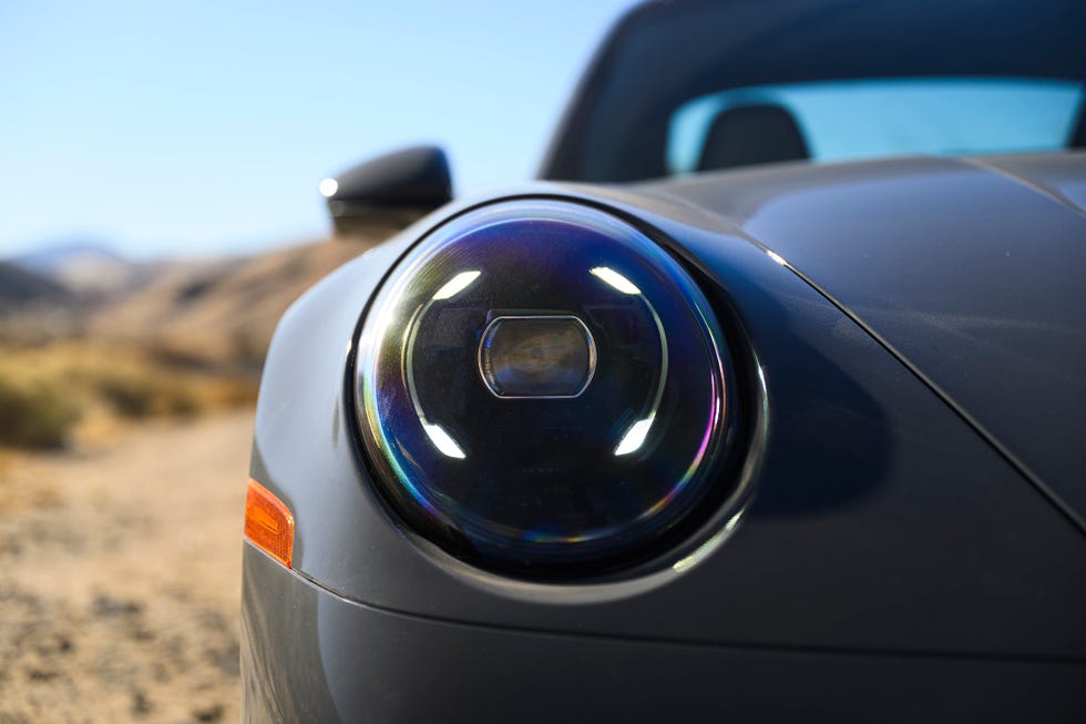 2025 porsche 911 carrera