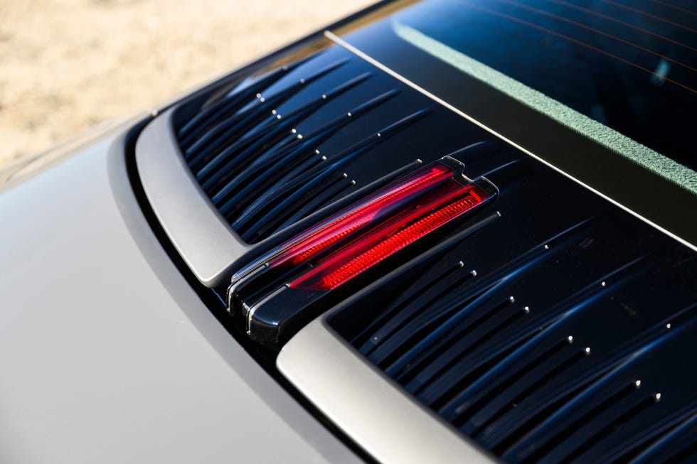 2025 porsche 911 carrera