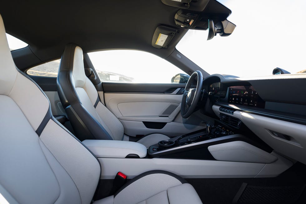 2025 porsche 911 carrera