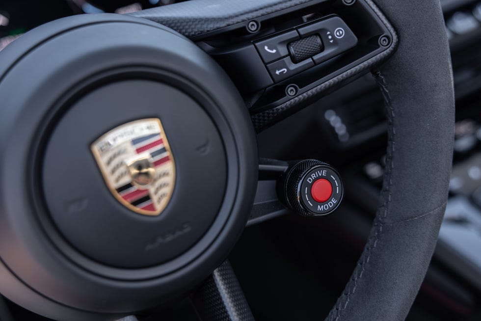 2025 Porsche 911 drive mode button