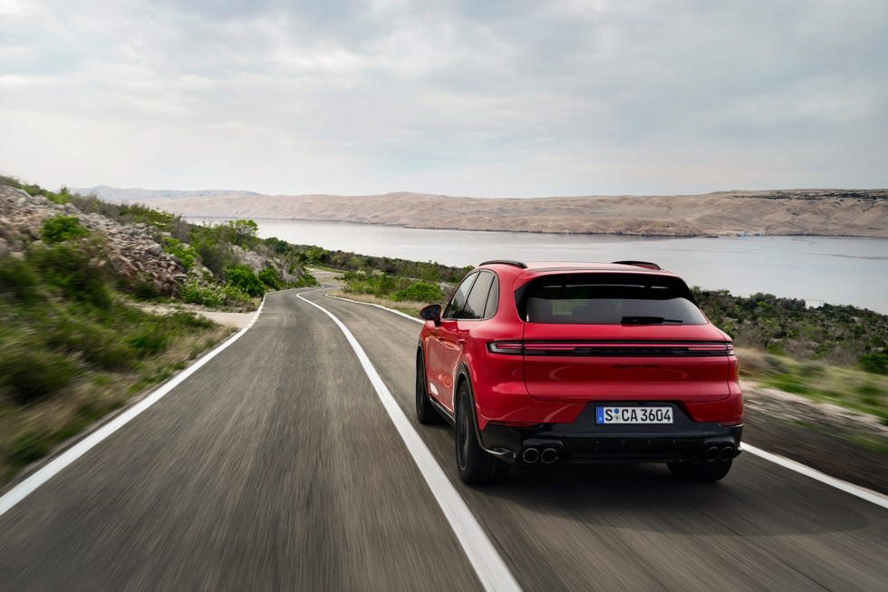 See Photos of the 2025 Porsche Cayenne GTS