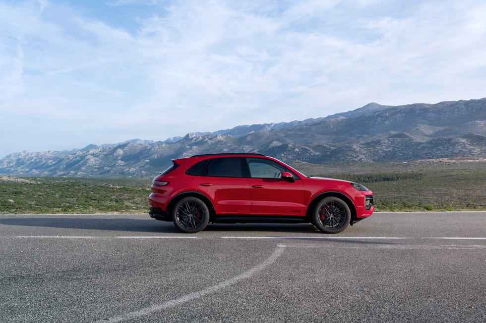 See Photos of the 2025 Porsche Cayenne GTS