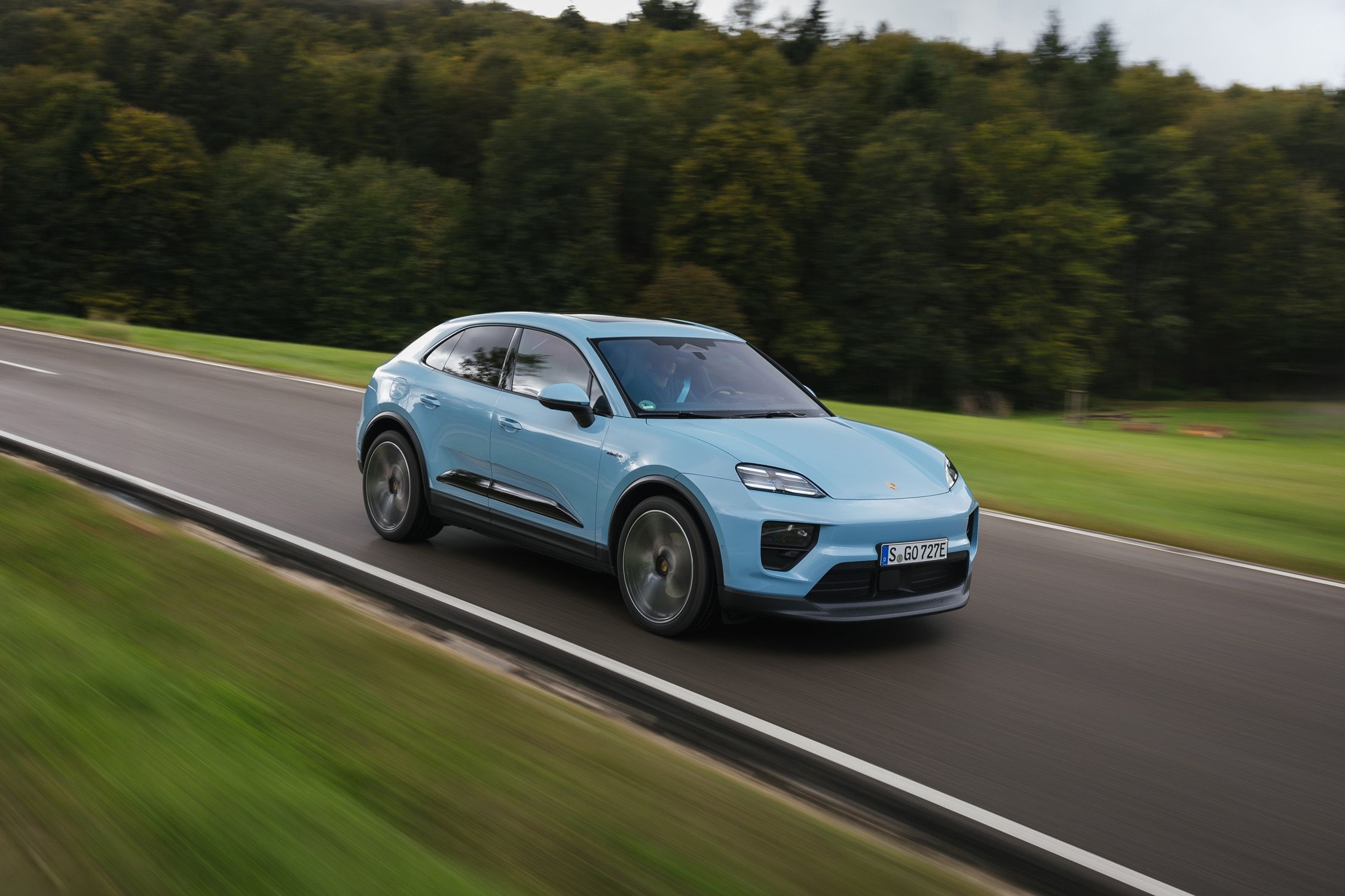 image of "View Exterior Photos of the 2025 Porsche Macan Electric RWD and 4S"