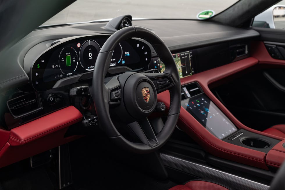 Taycan Leather interior in two toned Black/Bordeaux Red