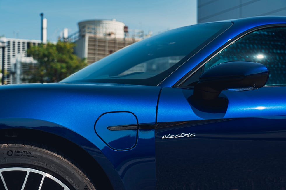 2025 porsche taycan