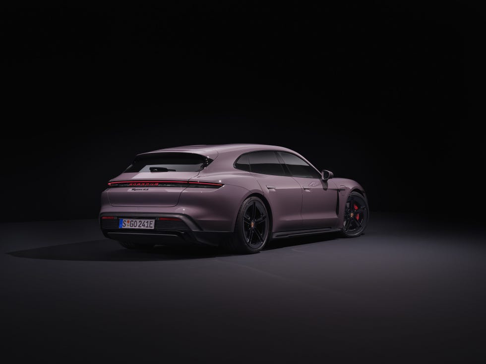 Porsche Taycan 4S Sports Turismo 2025 года выпуска