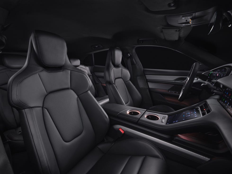 Porsche Taycan 4S Sports Turismo 2025 года Porsche Taycan 4S Sports Turismo 2025 года выпуска