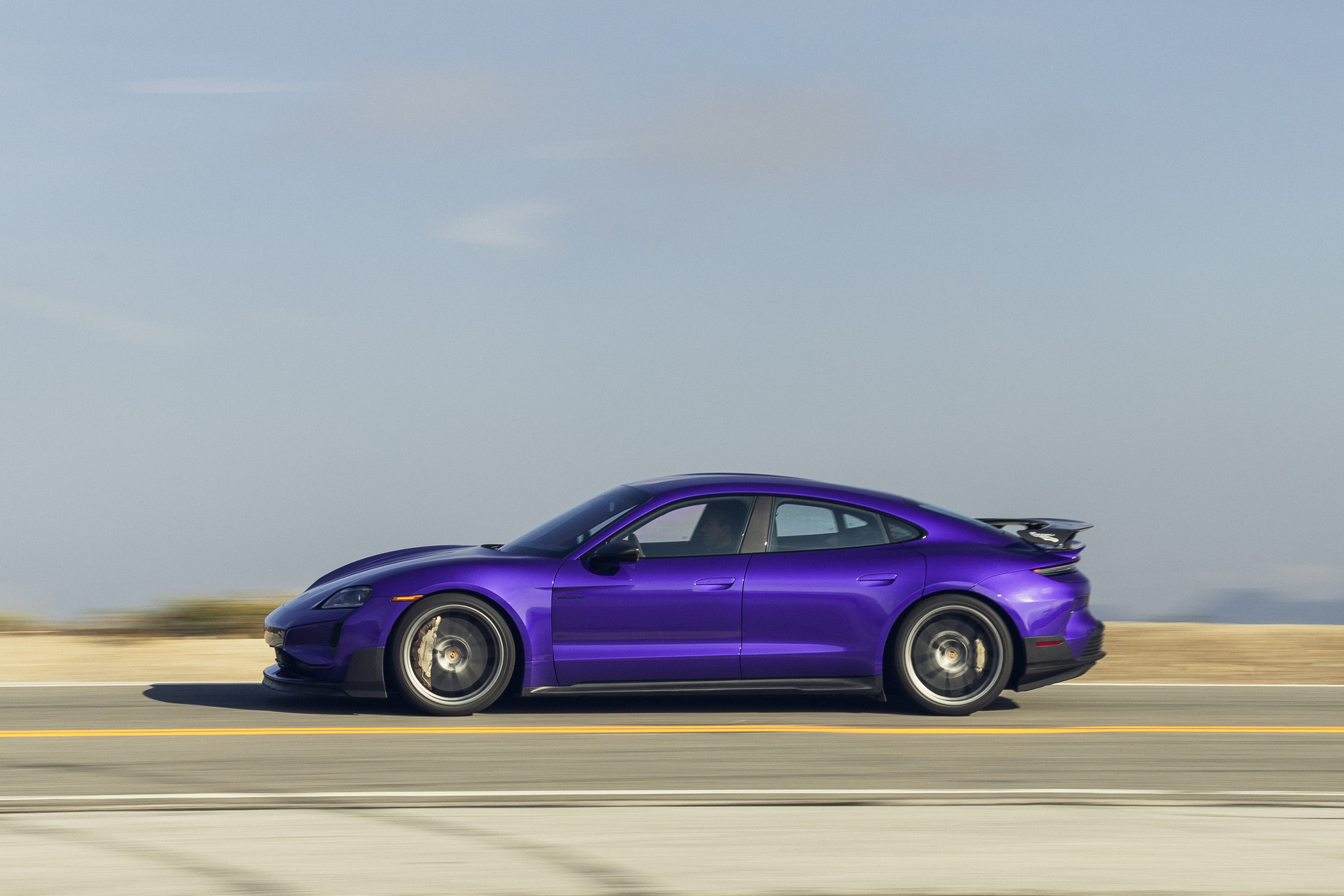 2025 Porsche Taycan Turbo GT Weissach