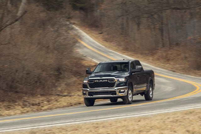 B-Pillar Kit | RAM 1500 BIG HORN 2025