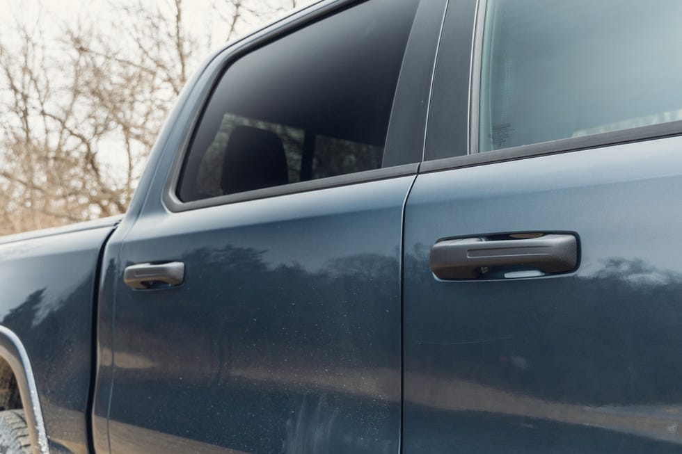 B-Pillar Kit | RAM 1500 BIG HORN 2025