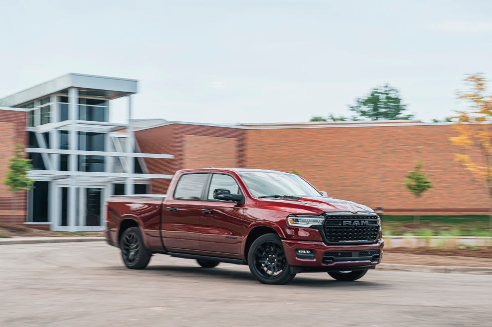 رام 1500 موديل 2025 كابينة مزدوجة محدودة الدفع 4x4