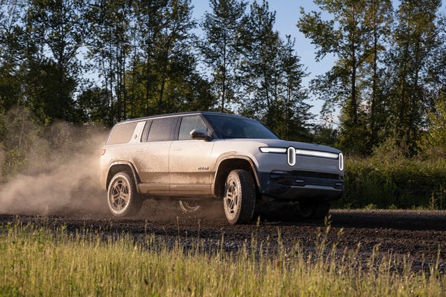 2025 Rivian R1S Atones for Some of Its Dynamic Sins