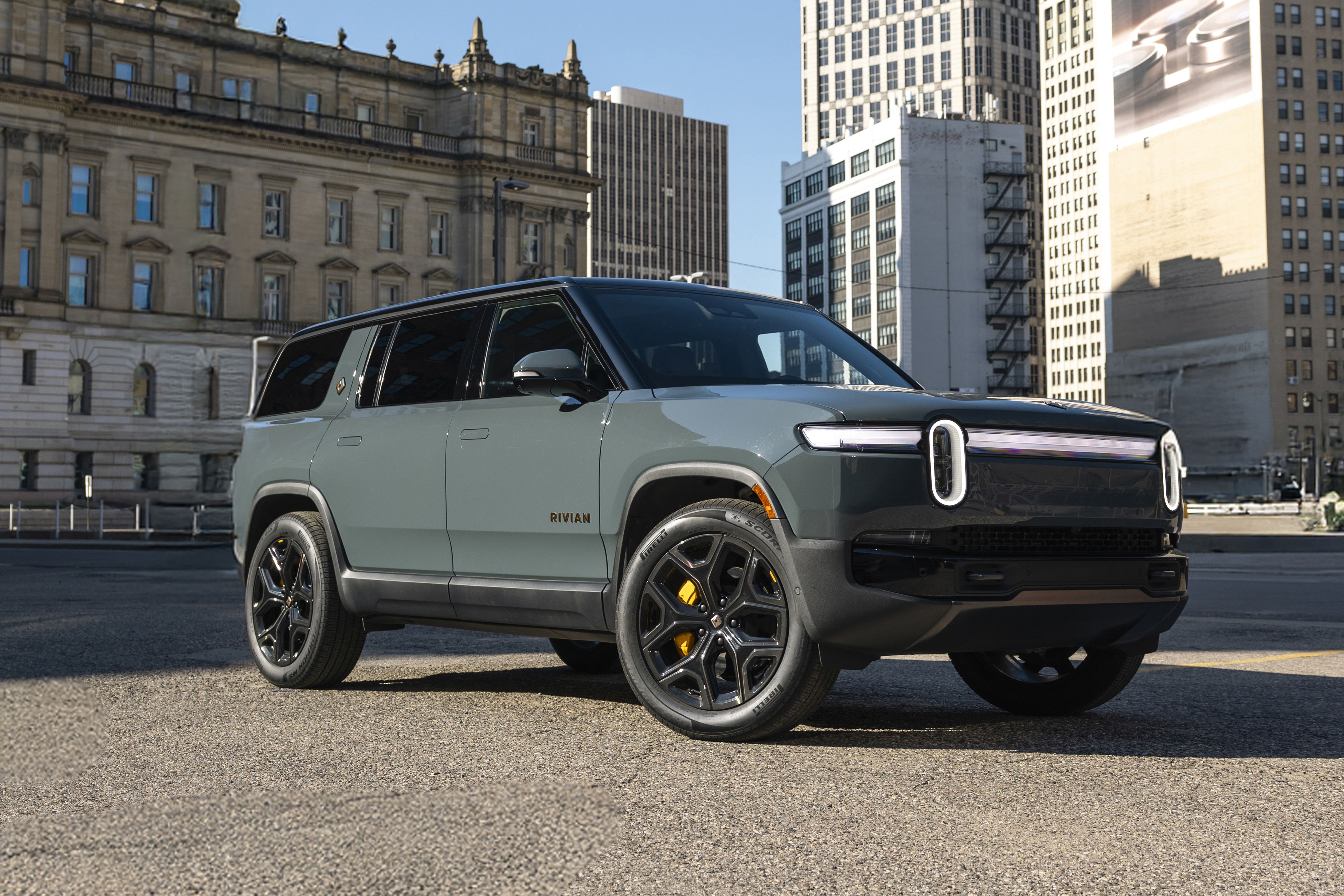 Top 10 Luxury Electric Cars to Watch in 2025 Top 10 Luxury Electric Cars to Watch in 2025