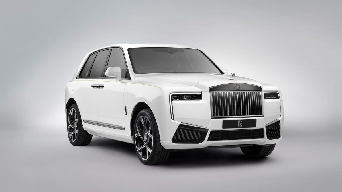 View Photos of the 2025 RollsRoyce Cullinan