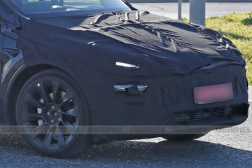 2025 Tesla Model Y Spied with Camouflaged Facelift