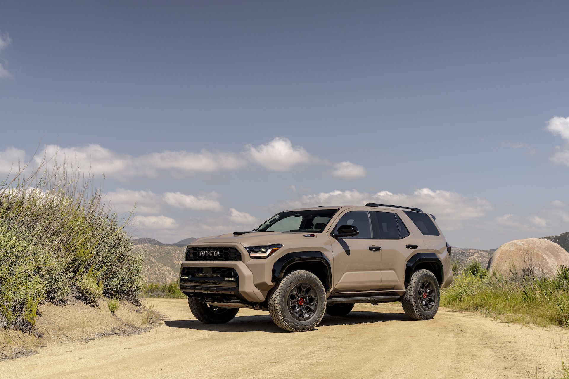 2025 Toyota 4Runner Arrives with Overland-Themed Trailhunter Trim