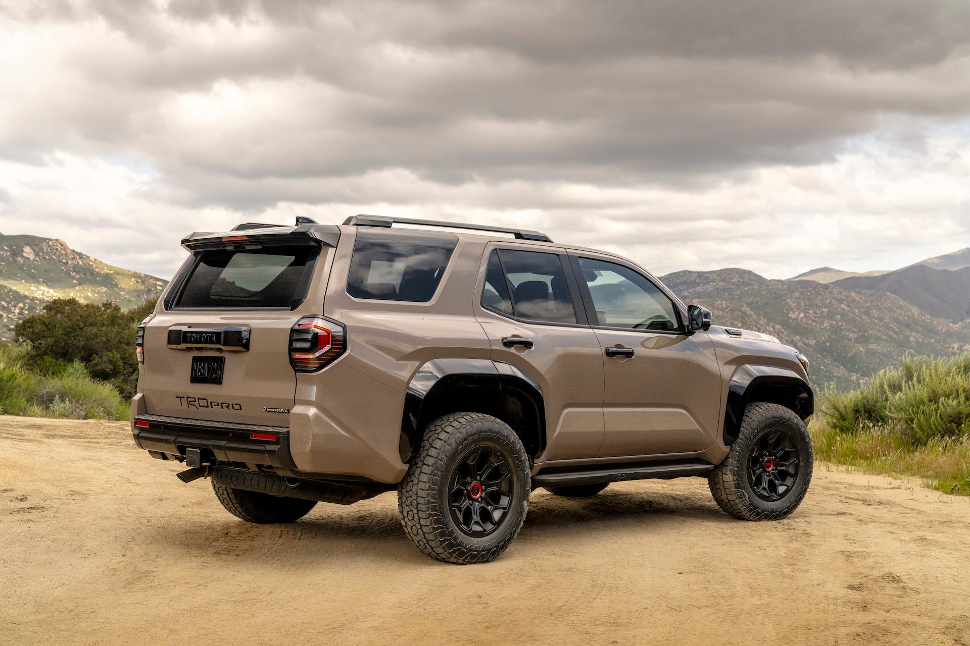 2025 Toyota 4Runner vs. 2025 Toyota 4Runner: How They Compare - Dartjets