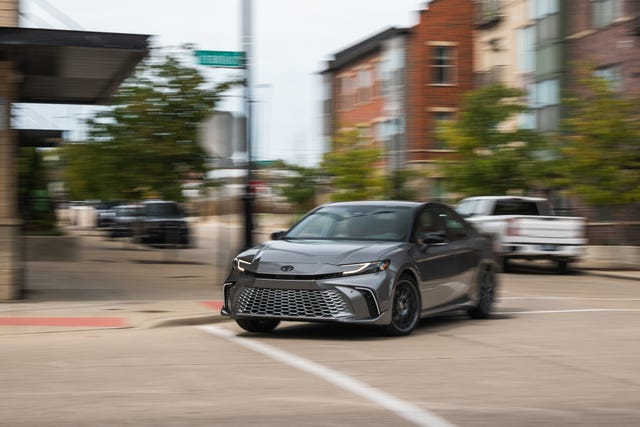 2025 toyota camry xse awd