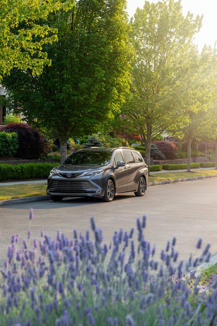 2025 Toyota Sienna Hybrid