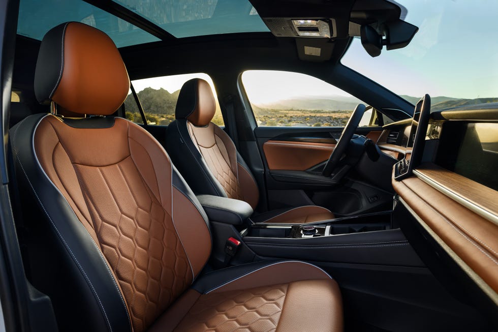 View Interior Photos of the 2025 Volkswagen Tiguan View Interior Photos of the 2025 Volkswagen Tiguan