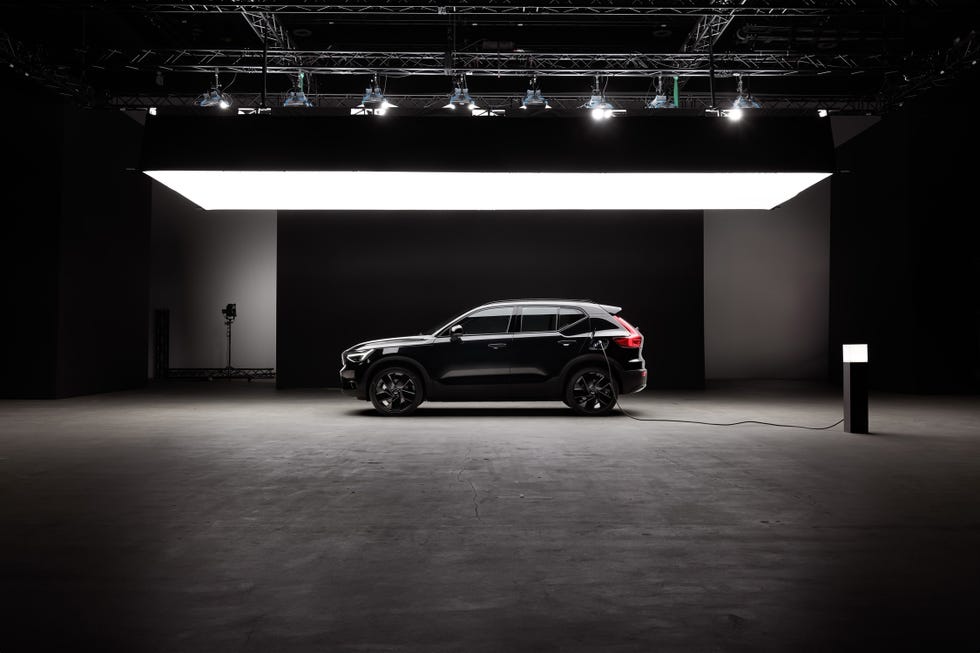 2025 volvo ex40