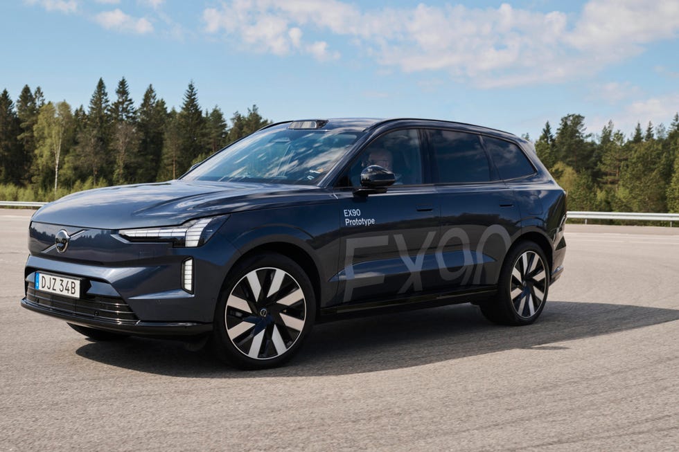2025-volvo-ex90-123-66421f3a418b2.jpg