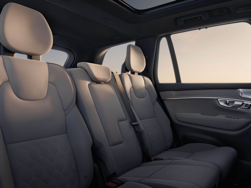 2025 volvo xc90 interior